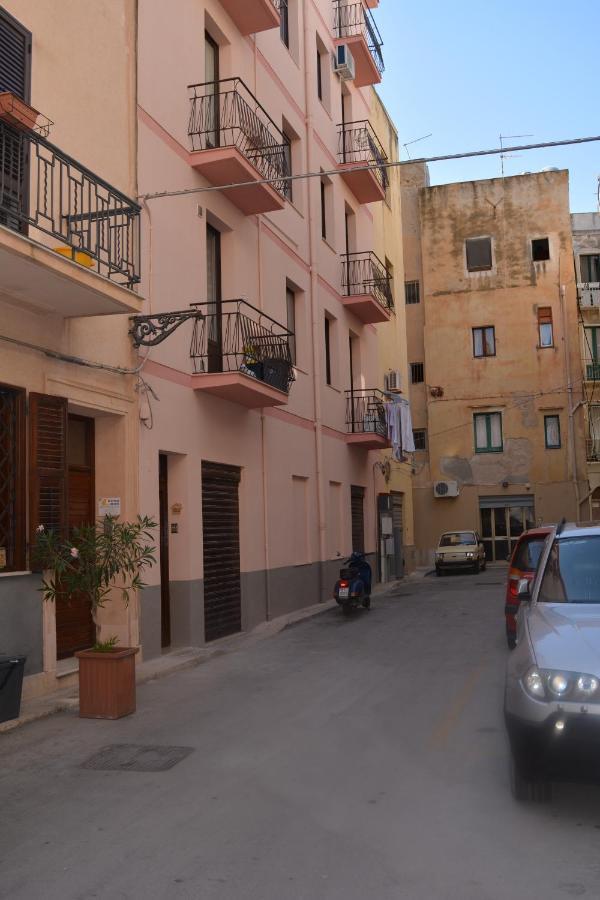 Al Civico 1 Apartments Trapani Exterior foto